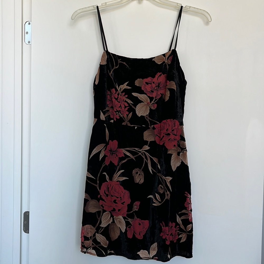 Black Floral Velvet Dress